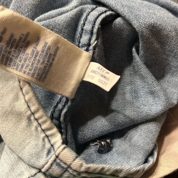 American Eagle Denim Shirt Retro Vintage Look Pearl Buttons Western Women's M - Picture 8 of 9